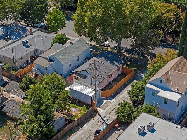 2117 14th St, Sacramento, CA 95818