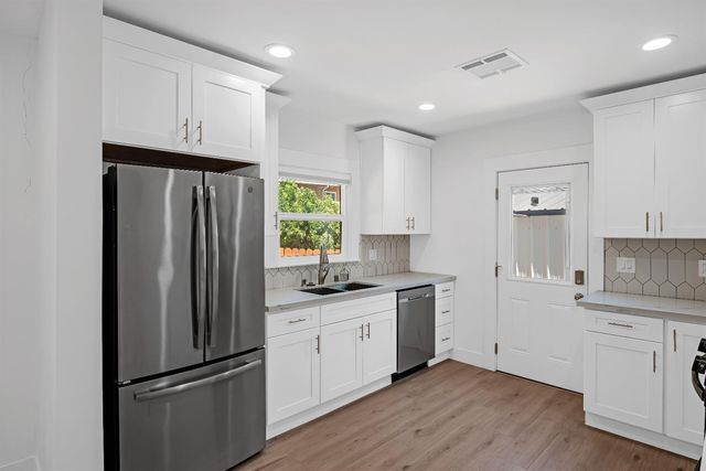 2117 14th St, Sacramento, CA 95818