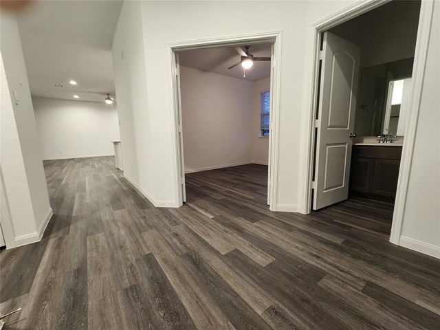 1606 Happy Valley Street, Montgomery, TX 77316