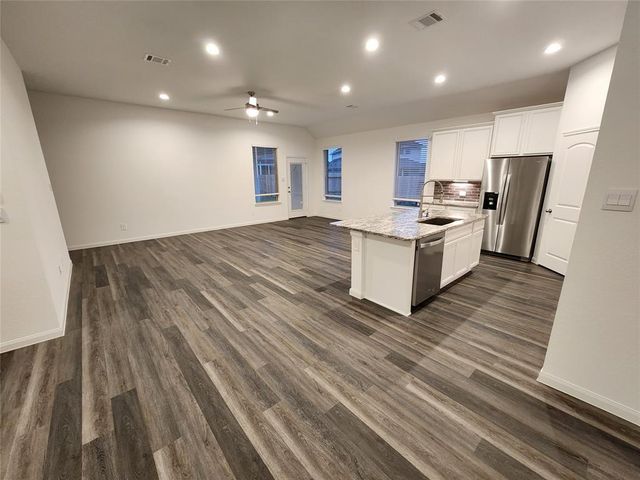 1606 Happy Valley Street, Montgomery, TX 77316