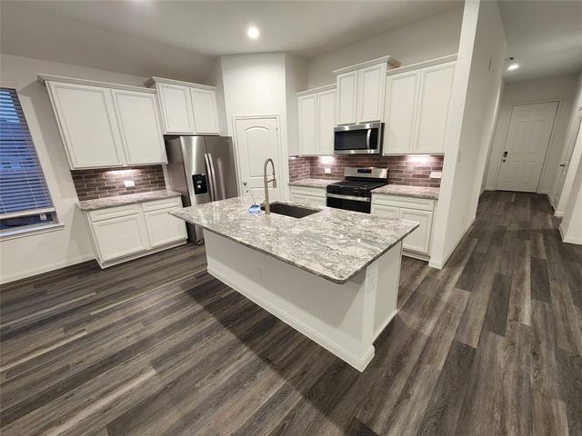 1606 Happy Valley Street, Montgomery, TX 77316