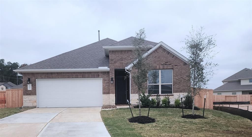 1606 Happy Valley Street, Montgomery, TX 77316