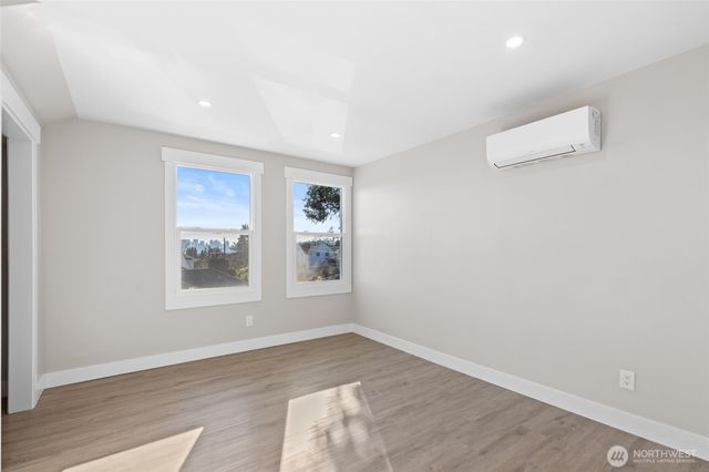 4228 Eastern Avenue N, Seattle, WA 98103