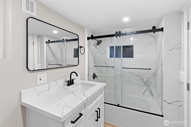 4228 Eastern Avenue N, Seattle, WA 98103