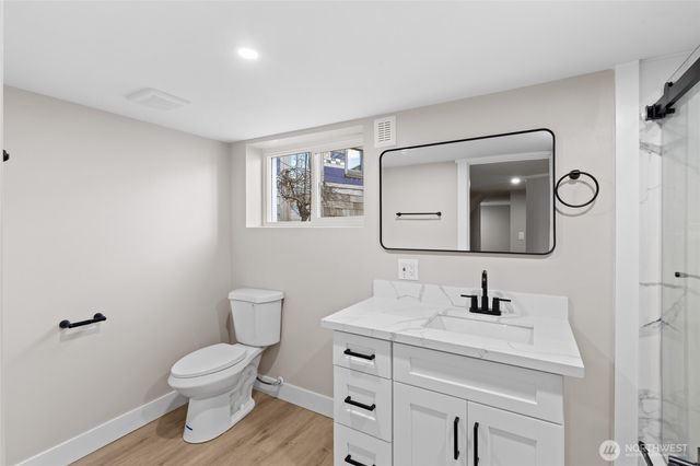 4228 Eastern Avenue N, Seattle, WA 98103