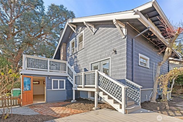 4228 Eastern Avenue N, Seattle, WA 98103