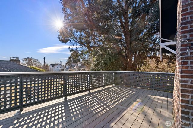 4228 Eastern Avenue N, Seattle, WA 98103