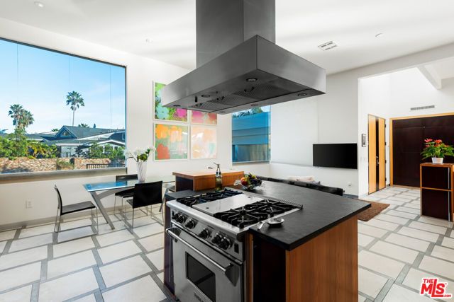 817 ENCHANTED Way, Pacific Palisades (los Angeles), CA 90272