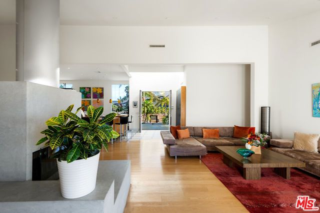 817 ENCHANTED Way, Pacific Palisades (los Angeles), CA 90272