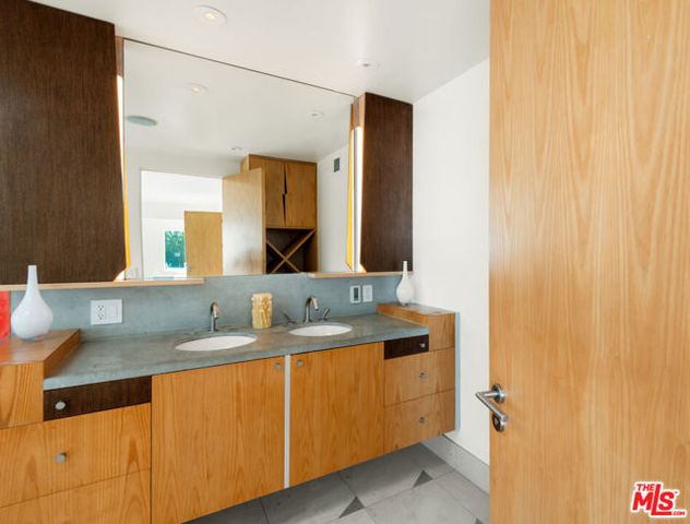 817 ENCHANTED Way, Pacific Palisades (los Angeles), CA 90272