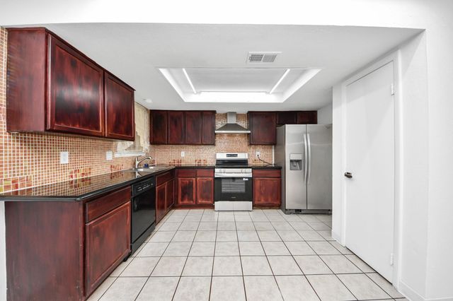8407 Rivercross Road, Houston, TX 77064