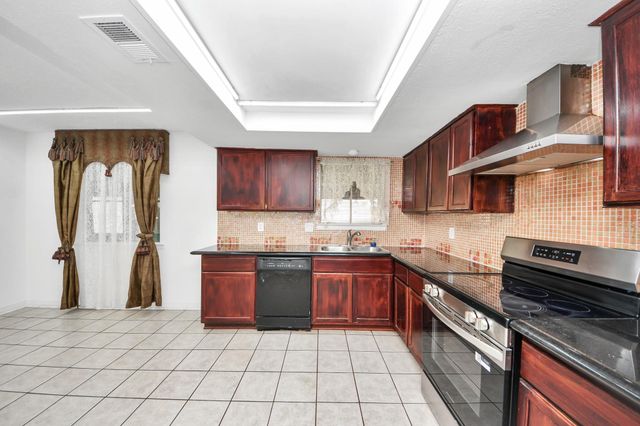 8407 Rivercross Road, Houston, TX 77064
