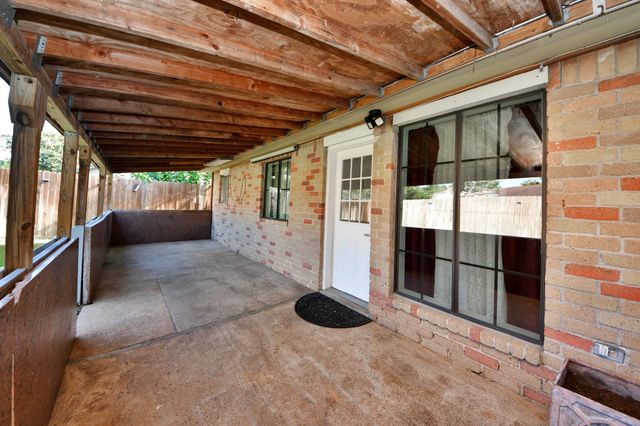 8407 Rivercross Road, Houston, TX 77064