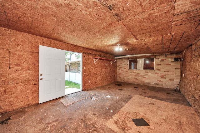 8407 Rivercross Road, Houston, TX 77064