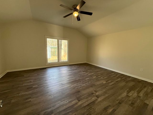 126 ROLLING OAKS DR, Somerville, TN 38068