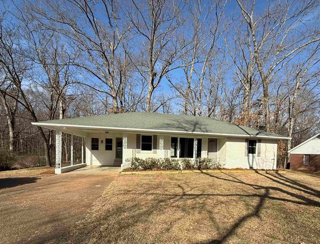 126 ROLLING OAKS DR, Somerville, TN 38068