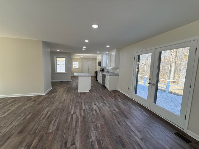 126 ROLLING OAKS DR, Somerville, TN 38068