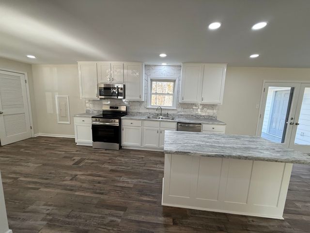 126 ROLLING OAKS DR, Somerville, TN 38068