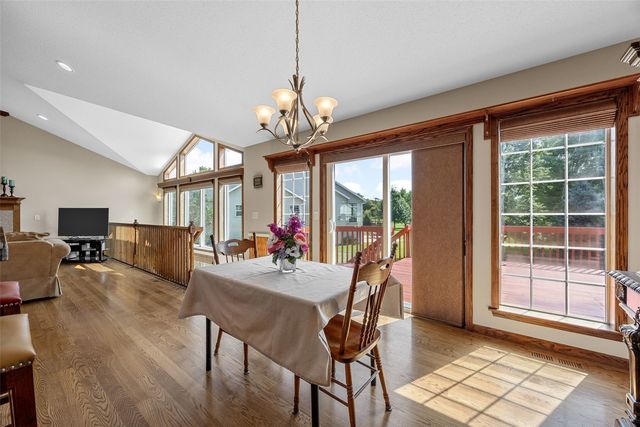6020 Flagstone Drive NE, Cedar Rapids, IA 52402