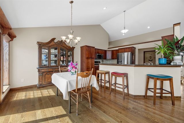 6020 Flagstone Drive NE, Cedar Rapids, IA 52402