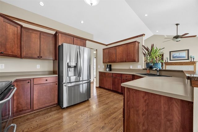 6020 Flagstone Drive NE, Cedar Rapids, IA 52402