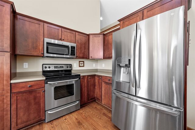 6020 Flagstone Drive NE, Cedar Rapids, IA 52402