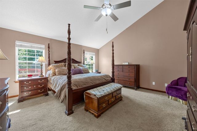 6020 Flagstone Drive NE, Cedar Rapids, IA 52402