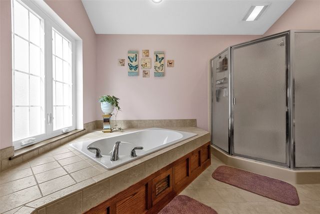 6020 Flagstone Drive NE, Cedar Rapids, IA 52402