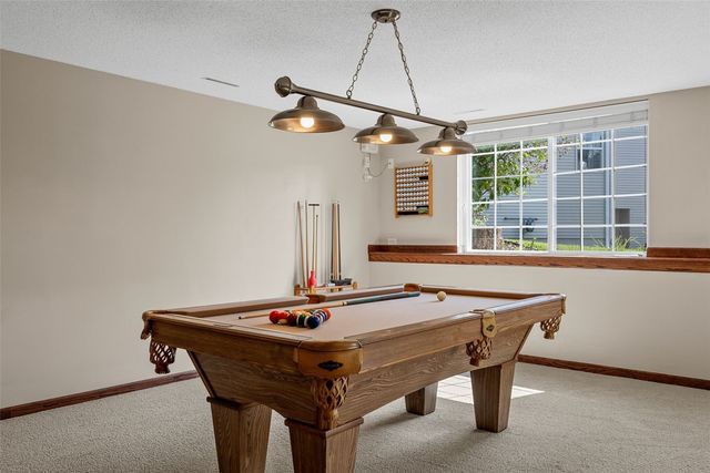 6020 Flagstone Drive NE, Cedar Rapids, IA 52402