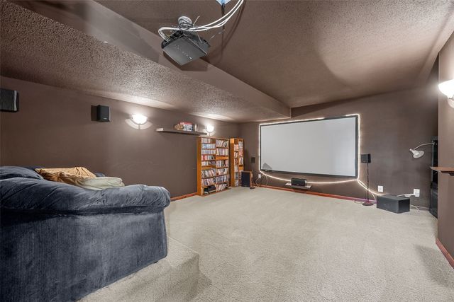 6020 Flagstone Drive NE, Cedar Rapids, IA 52402
