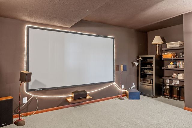6020 Flagstone Drive NE, Cedar Rapids, IA 52402