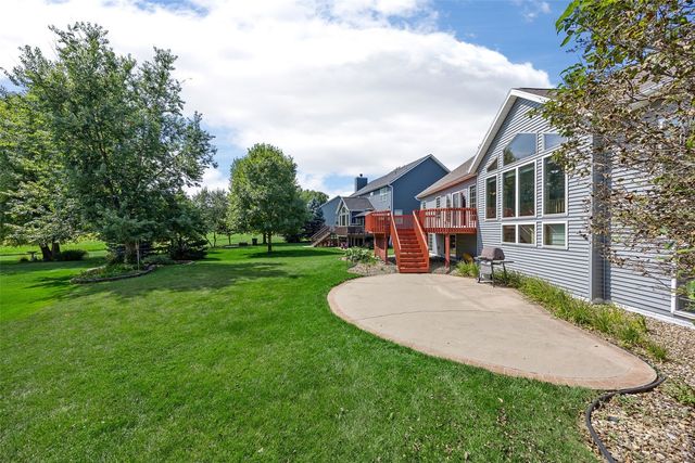 6020 Flagstone Drive NE, Cedar Rapids, IA 52402