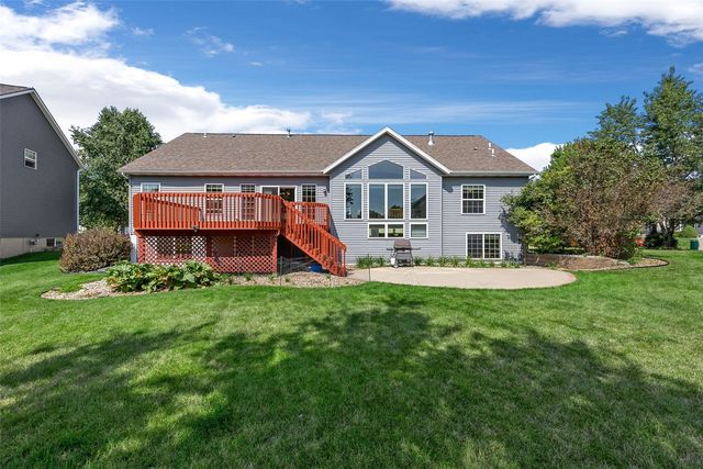 6020 Flagstone Drive NE, Cedar Rapids, IA 52402