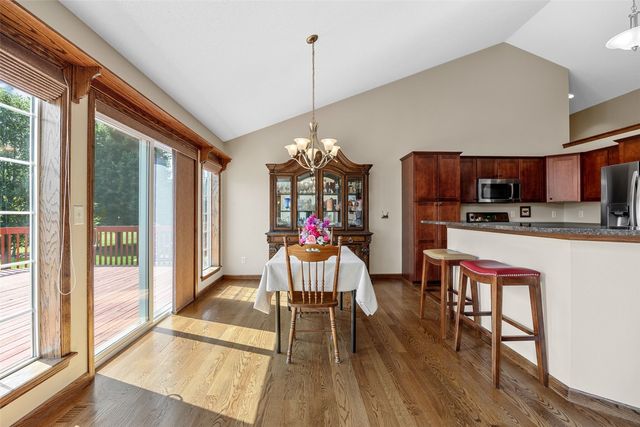 6020 Flagstone Drive NE, Cedar Rapids, IA 52402
