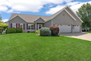 6020 Flagstone Drive NE, Cedar Rapids, IA 52402