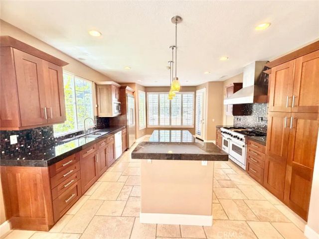 22661 Teakwood, Mission Viejo, CA 92692