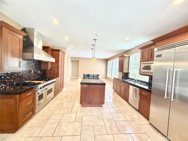 22661 Teakwood, Mission Viejo, CA 92692