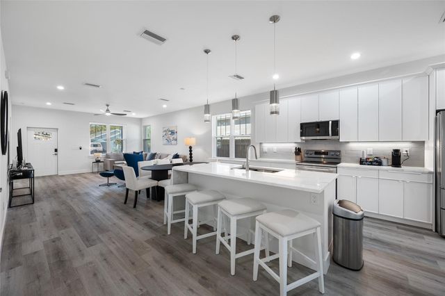 2150 43RD TERRACE N, St Petersburg, FL 33714