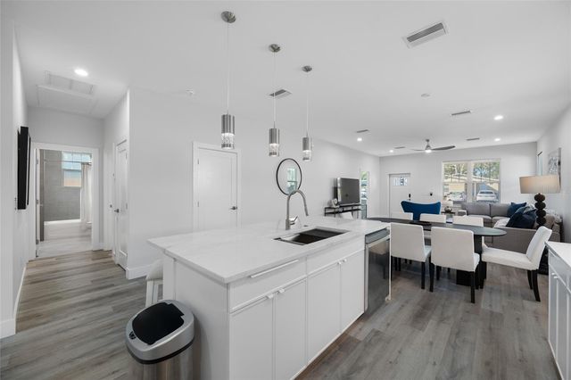 2150 43RD TERRACE N, St Petersburg, FL 33714