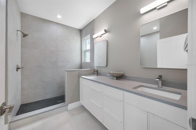 2150 43RD TERRACE N, St Petersburg, FL 33714