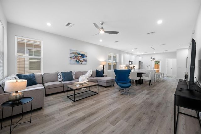 2150 43RD TERRACE N, St Petersburg, FL 33714