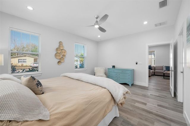 2150 43RD TERRACE N, St Petersburg, FL 33714