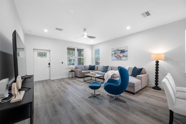 2150 43RD TERRACE N, St Petersburg, FL 33714