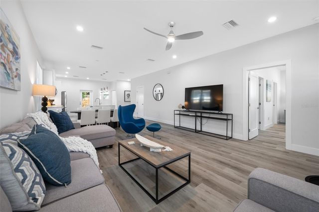 2150 43RD TERRACE N, St Petersburg, FL 33714