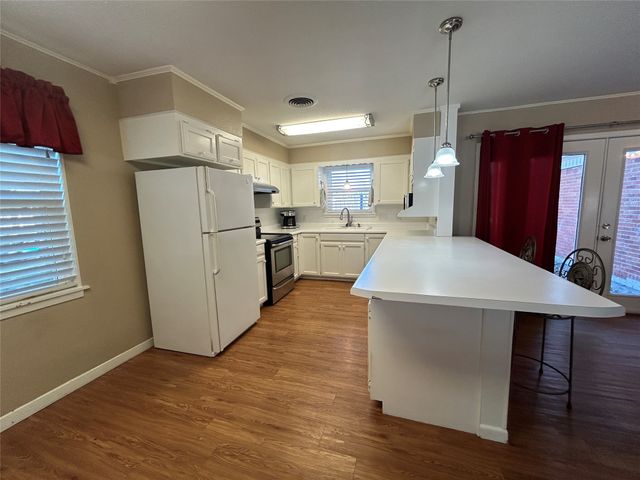 1608 Fisher Street, Goldthwaite, TX 76844