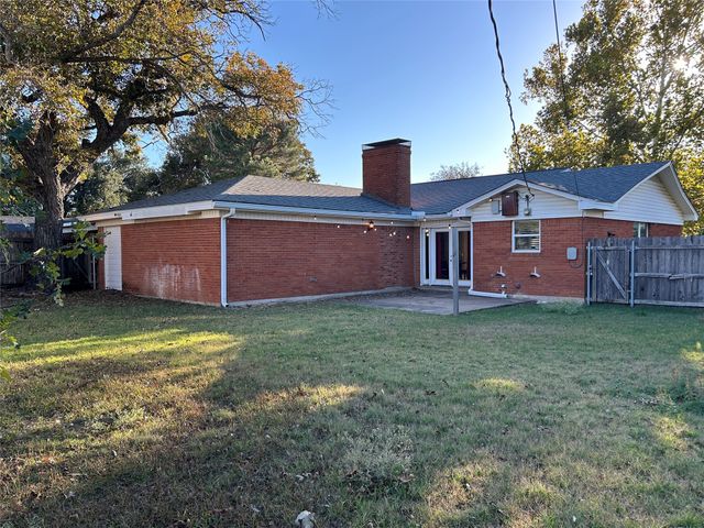 1608 Fisher Street, Goldthwaite, TX 76844