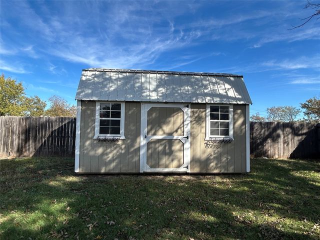 1608 Fisher Street, Goldthwaite, TX 76844