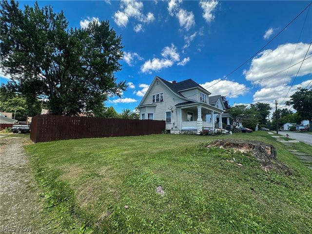 554 Stanton Avenue, Niles, OH 44446
