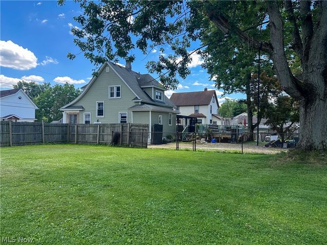 554 Stanton Avenue, Niles, OH 44446