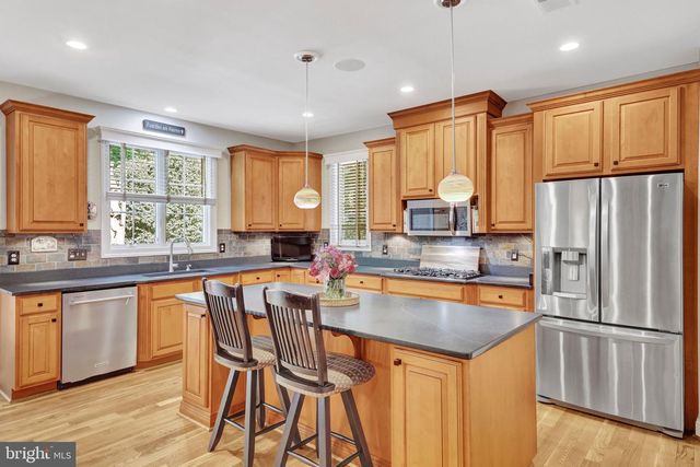 2961 WILSON AVE, Oakton, VA 22124